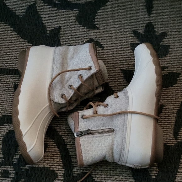 Sperry duck boots 👢 - Picture 2 of 13